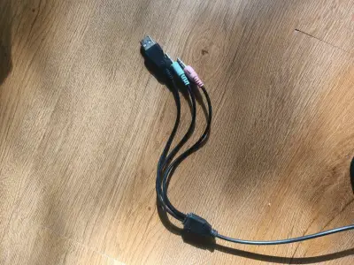Auriculares con micrófono y conexión USB - miniatura 4