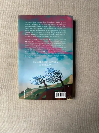 Libro 'La Casa en el Mar Más Azul' de TJ Klune - miniatura 2