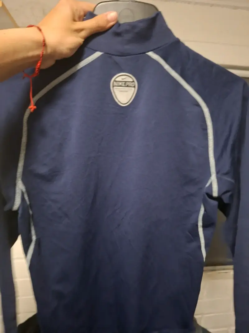 Polera deportiva térmica azul Nike hombre - 3