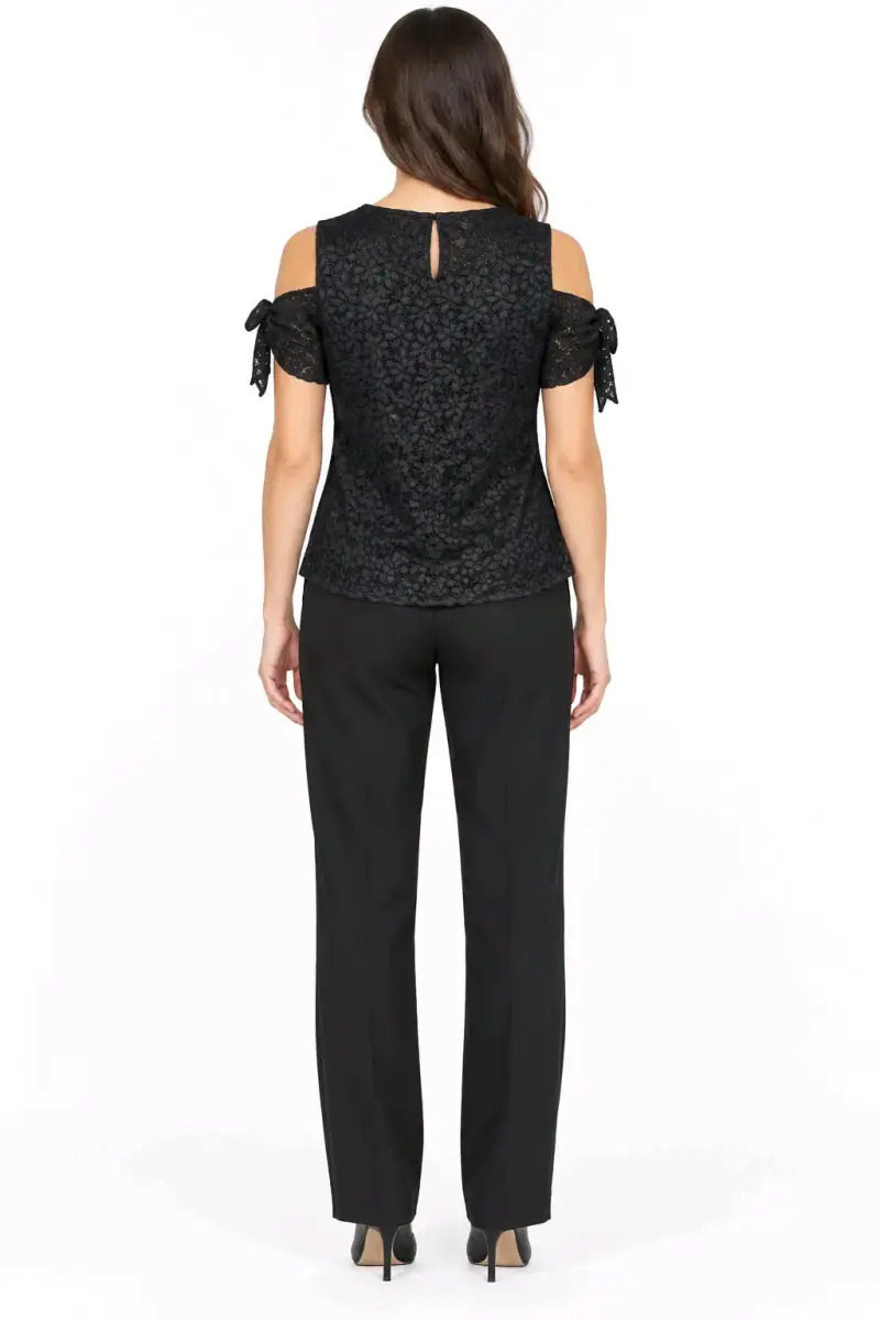 Blusa de encaje negra con hombros descubiertos - 2