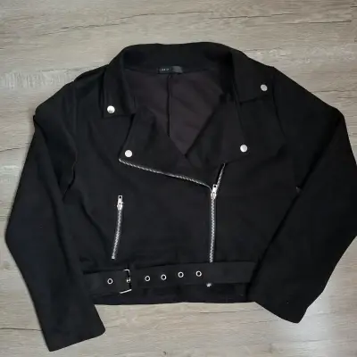 Chaqueta negra estilo biker talla L/XL - miniatura 2