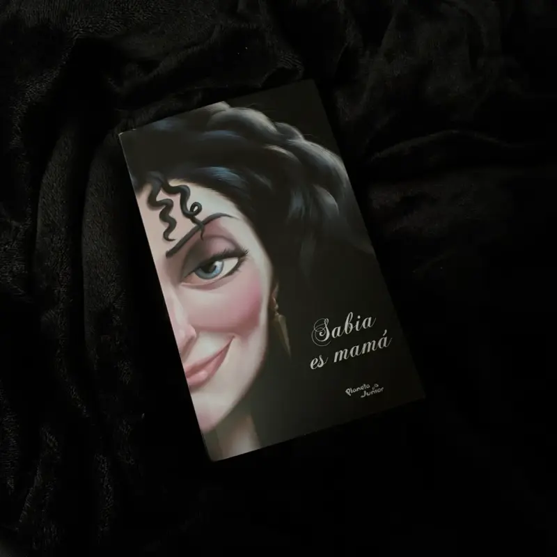 Libro 'Sabia es mamá' de Serena Valentino - 1