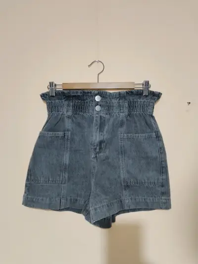 Shorts de mezclilla gris con cintura elástica - miniatura 1