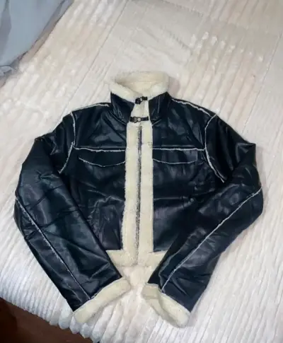 Chaqueta de cuero sintético con forro de lana - miniatura 1