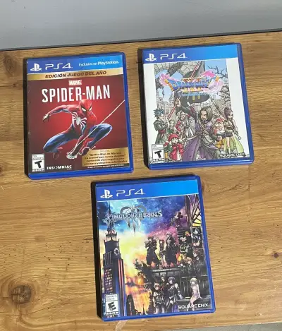 Consola PS4 con juegos y dos controles - miniatura 3
