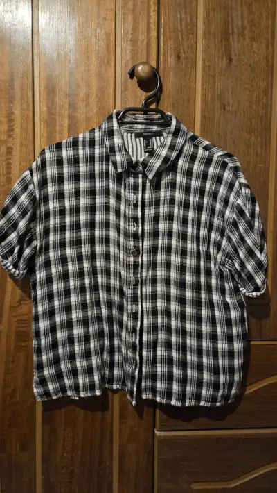 Camisas de mujer varias a cuadro y a rayas. - miniatura 1