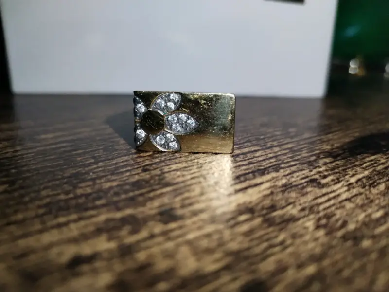 Anillos. con incrustaciones de piedras brillante - 2