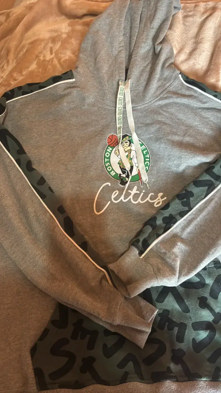 Polerón gris Boston Celtics con capucha - 2