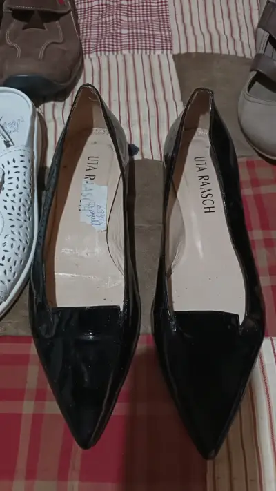 Zapatos planos de cuero negro para mujer - miniatura 5