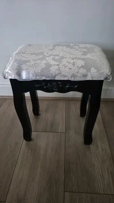 Tocador de madera negro con espejo ovalado - miniatura 2