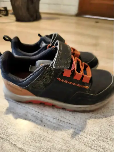 Zapatillas deportivas para niño con velcro - miniatura 3