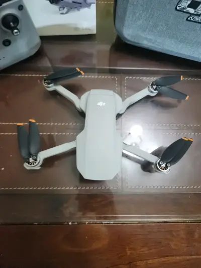 Drone DJI Mini 4K - miniatura 3
