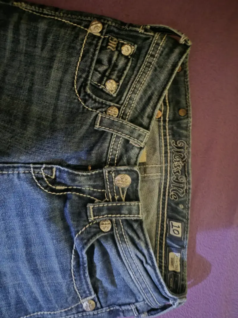Jeans Miss Me con bordado en bolsillos - 4