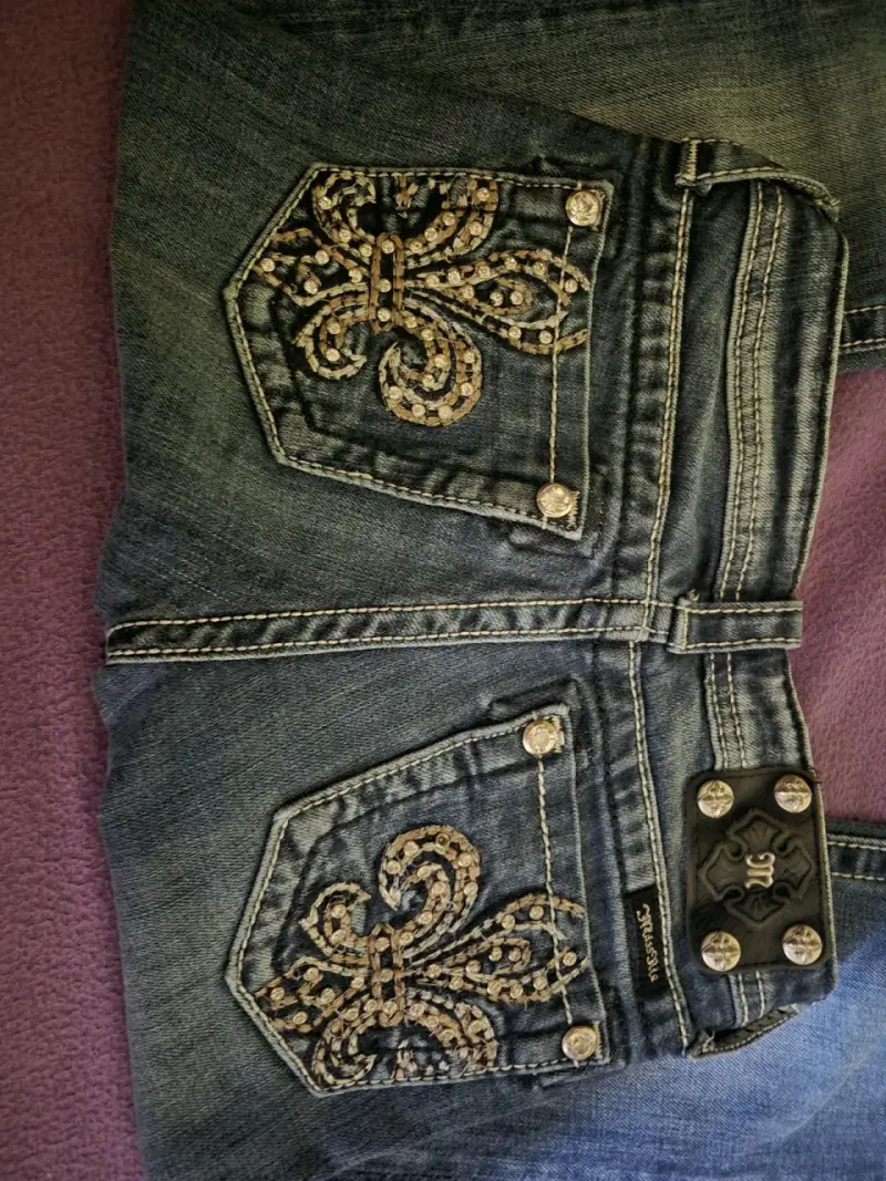 Jeans Miss Me con bordado en bolsillos - 5