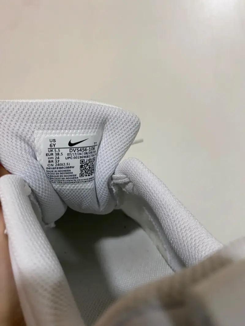 Zapatillas deportivas blancas Nike unisex - 4