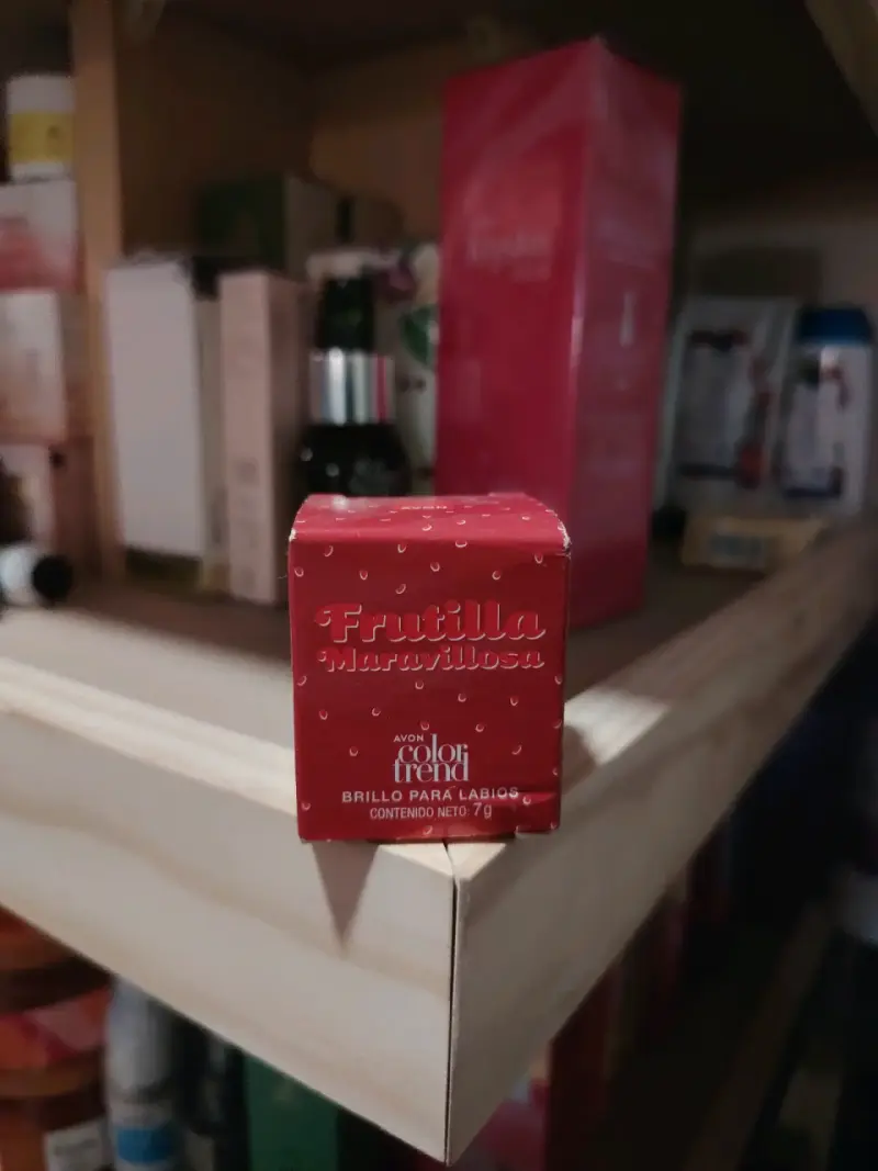 Brillo para labios Avon Color Trend frutilla - 1