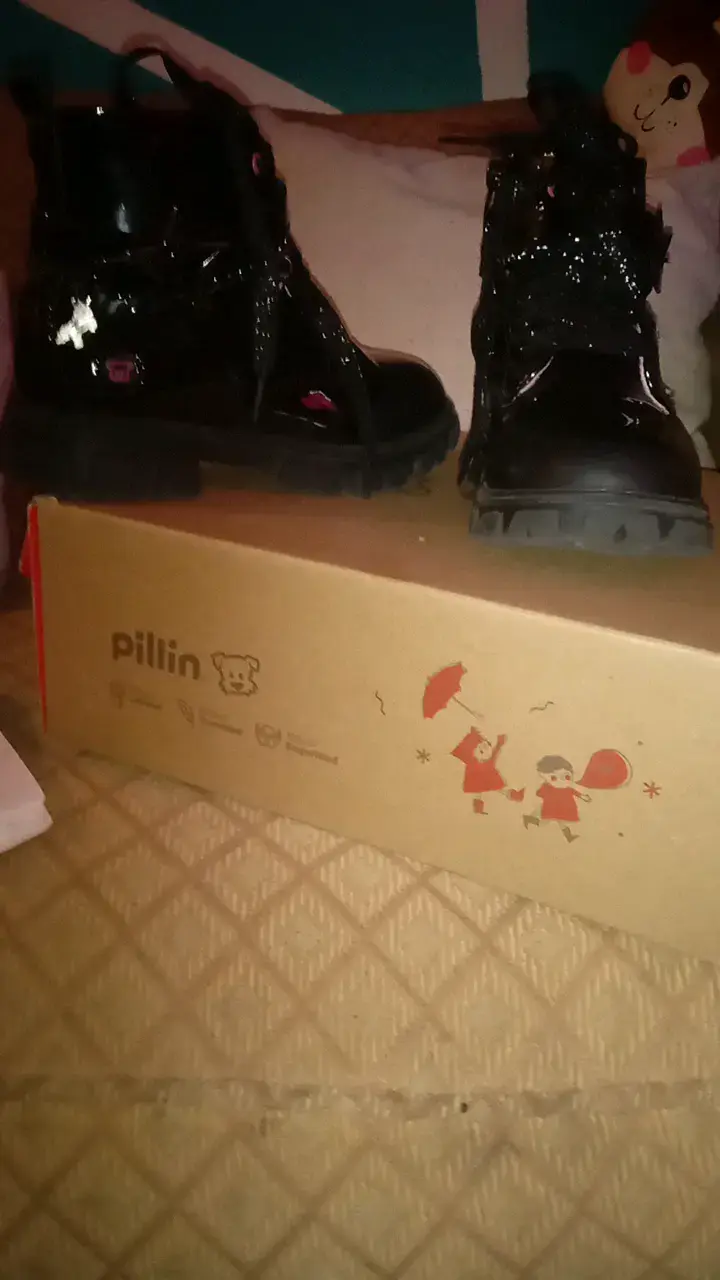 Botas negras para niños Pillin con brillo
