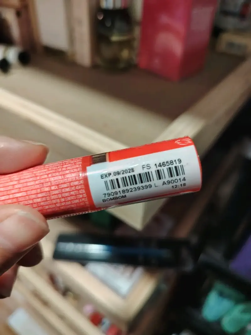 Labial Avon Color Trend Kiss Glidera Rojo - 3