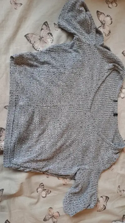Polera gris de manga corta para mujer - miniatura 1