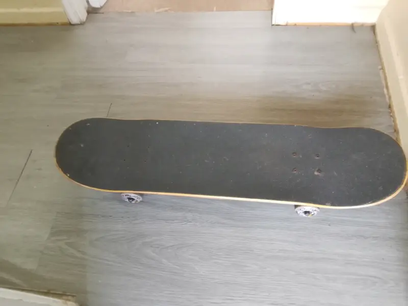 Skateboard Primitive Hamilton con diseño gráfico - 1