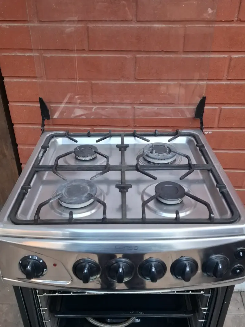 Cocina a gas de 4 quemadores con horno - 2