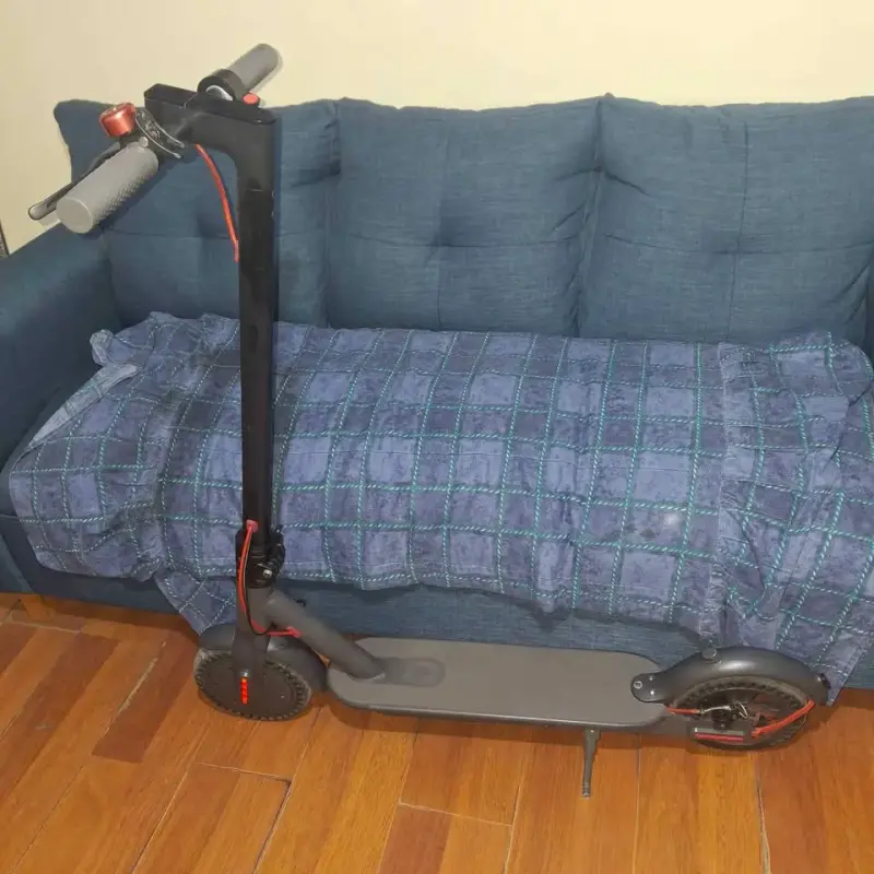 Scooter eléctrico plegable en buen estado - 1
