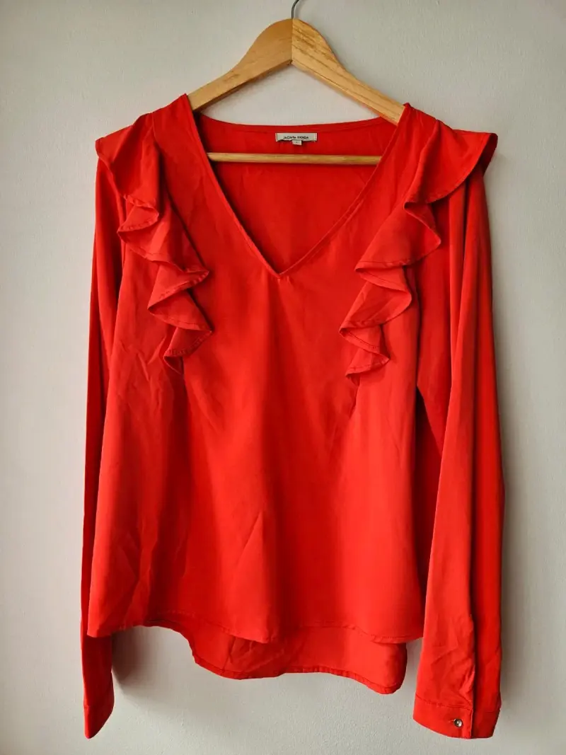 Blusa roja con volantes Jacinta Tienda
