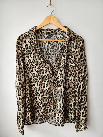 Blusa animal print de leopardo marca Marquis - miniatura 1