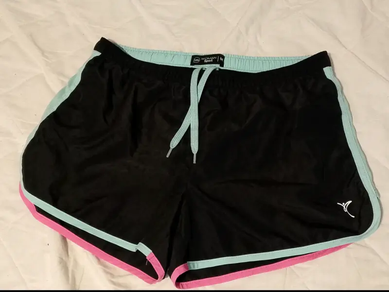 Short deportivo mujer negro con detalles celestes - 5