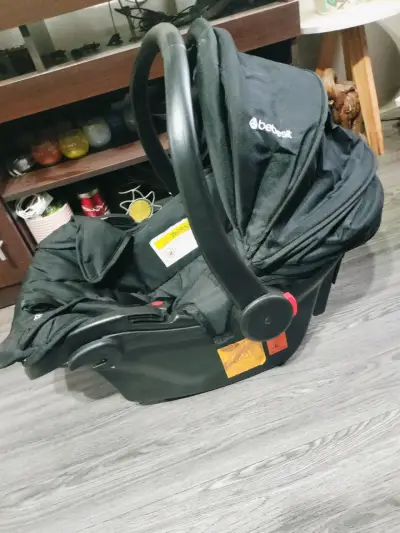 Silla de Auto Bebesit Negra para Bebé - miniatura 1