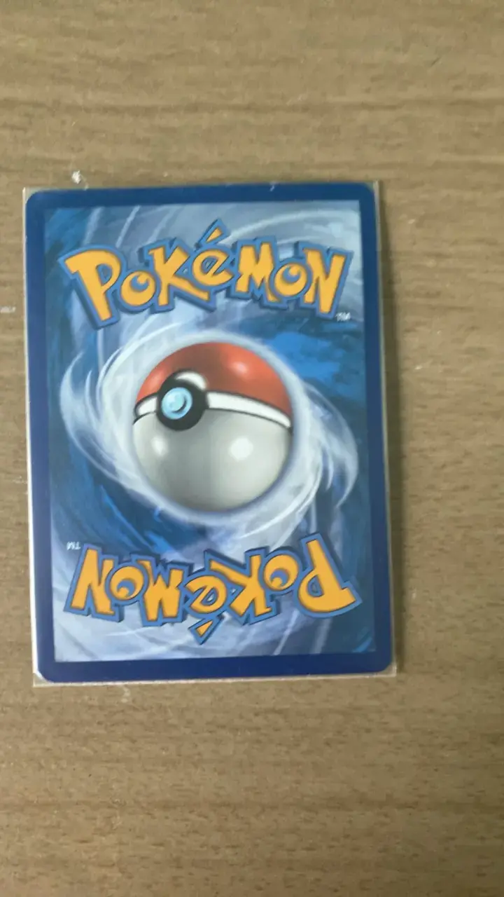 Carta Pokémon Pikachu VMAX Gigantamax - 2