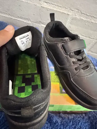 Zapatillas negras Minecraft para niños - miniatura 2