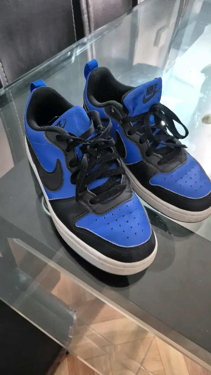 Zapatillas deportivas Nike azules y negras - 1
