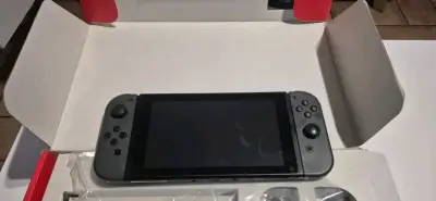 Consola Nintendo Switch v2 con Joy-Con Gris - miniatura 1