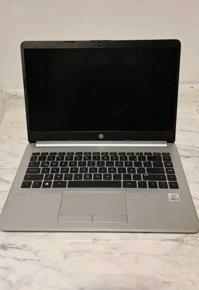 Notebook HP con cargador en buen estado - miniatura 3