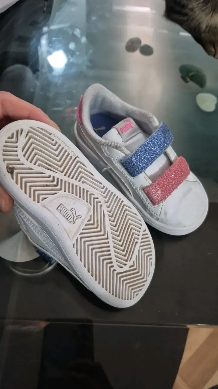 Zapatillas infantiles Puma con velcro brillantes - 2