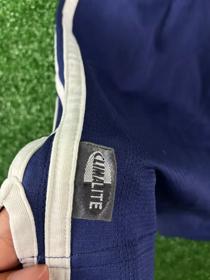 Shorts deportivos Adidas azul con franjas - 3