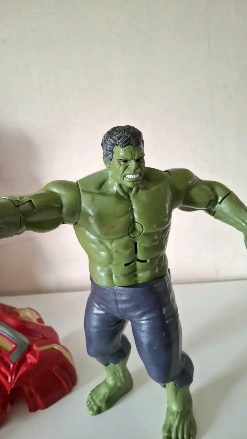 Figura de acción Hulkbuster con Hulk desmontable - 4