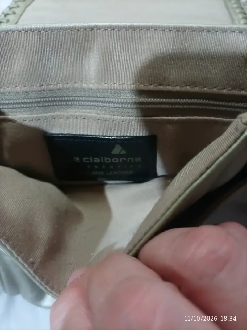 Cartera de cuero trenzada dorada Liz Claiborne - 5