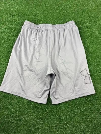 Shorts deportivos grises Under Armour - miniatura 5