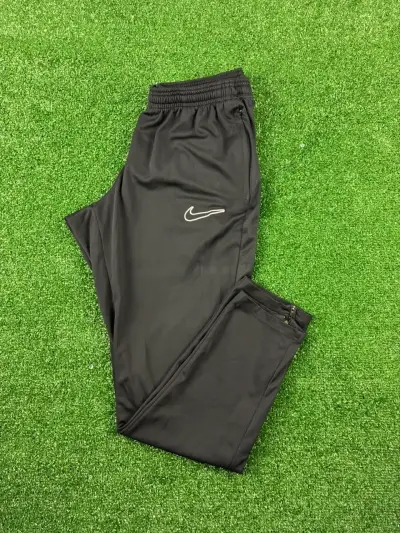 Pantalones deportivos negros Nike para hombre - miniatura 1
