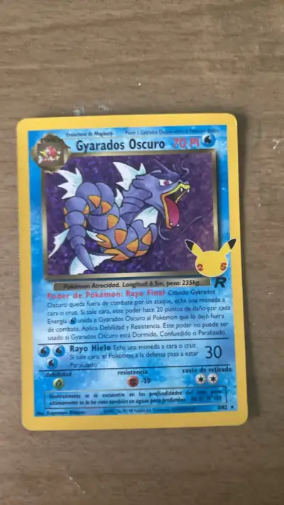Carta Pokémon Gyarados Oscuro 25 Aniversario - miniatura 3