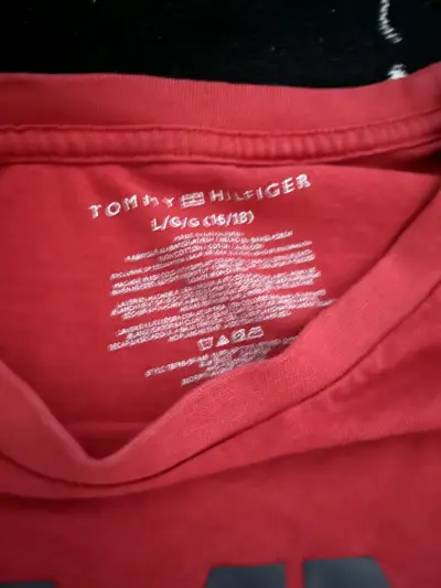Polera roja Tommy Hilfiger para hombre - miniatura 2