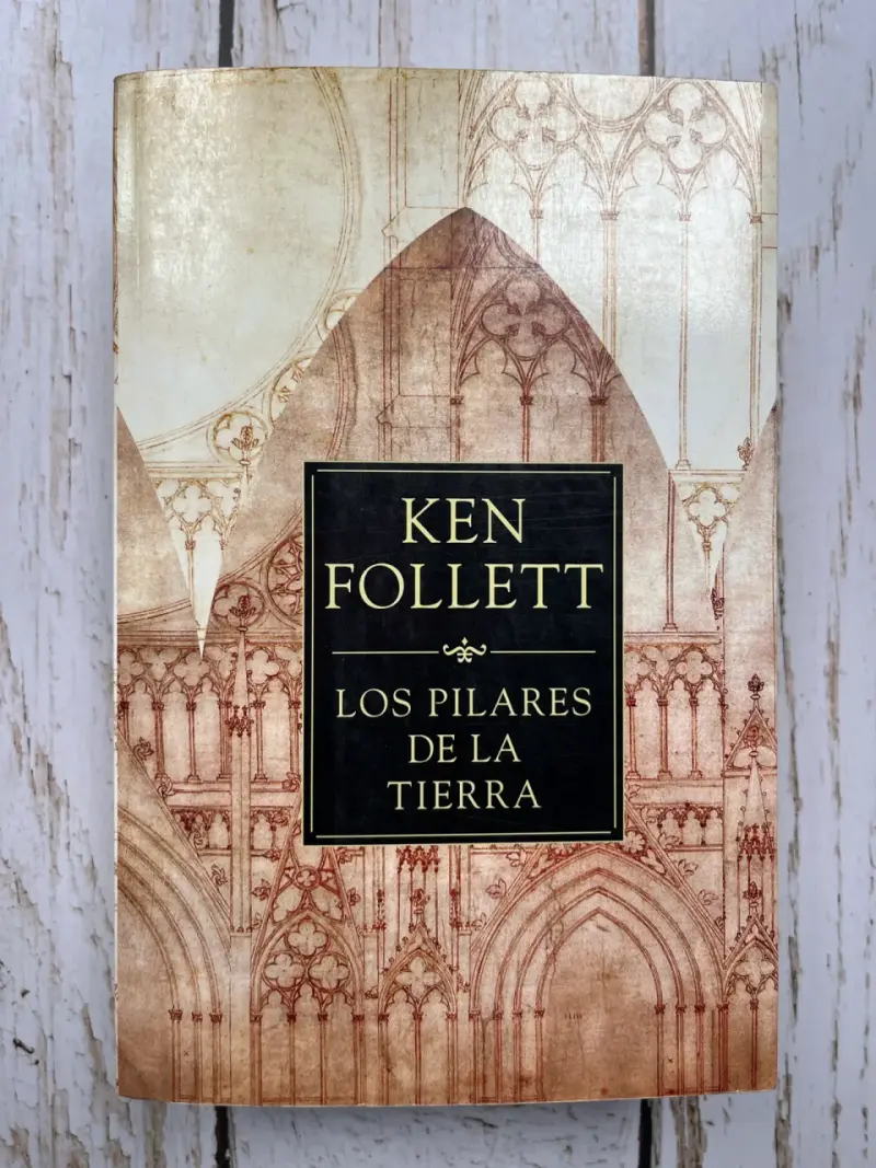 Libro 'Los Pilares de la Tierra' de Ken Follett - 1