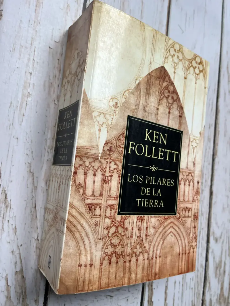 Libro 'Los Pilares de la Tierra' de Ken Follett - 2