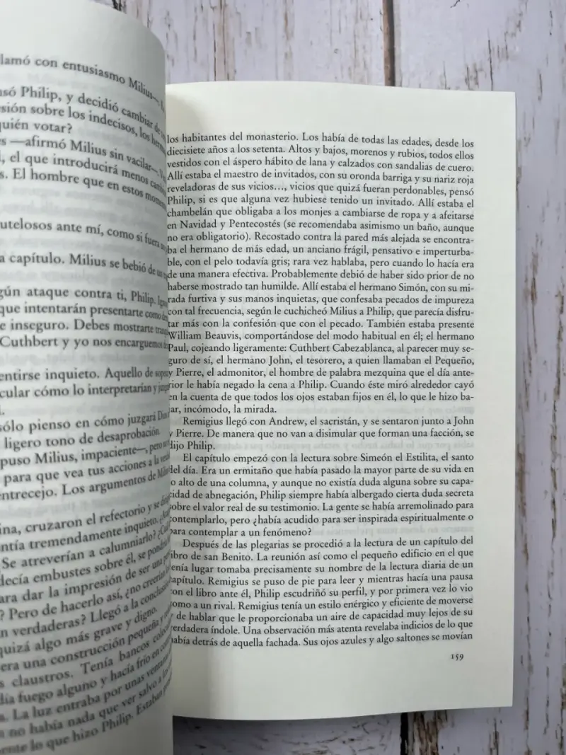 Libro 'Los Pilares de la Tierra' de Ken Follett - 4