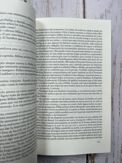 Libro 'Los Pilares de la Tierra' de Ken Follett - miniatura 4