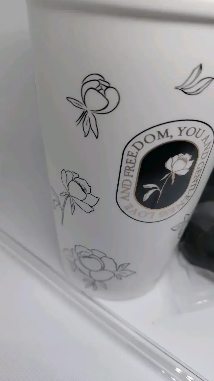 Vaso de ceramica con tapa y bombilla - 2