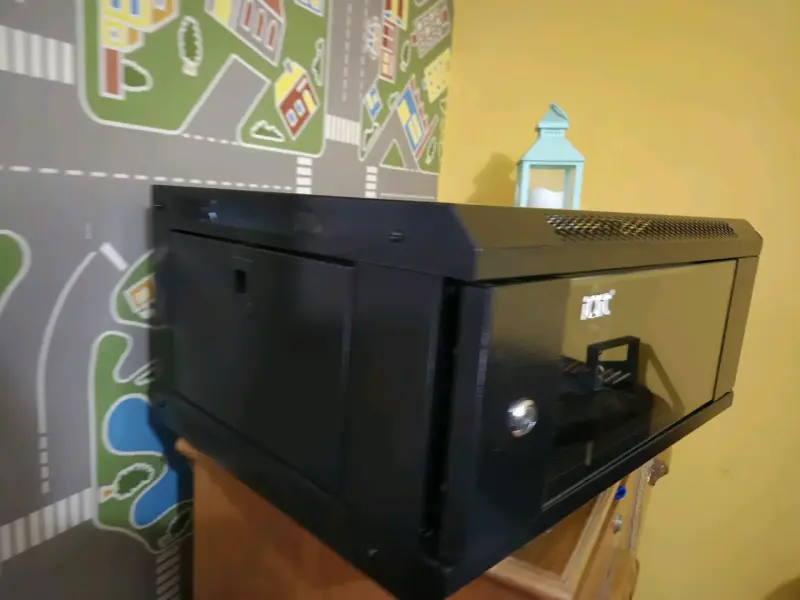 Gabinete Rack Mural IAIT 19” con Puerta Vidrio - 4