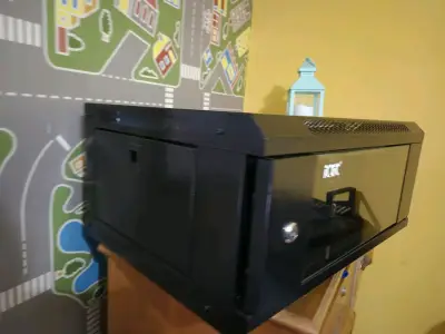 Gabinete Rack Mural IAIT 19” con Puerta Vidrio - miniatura 4